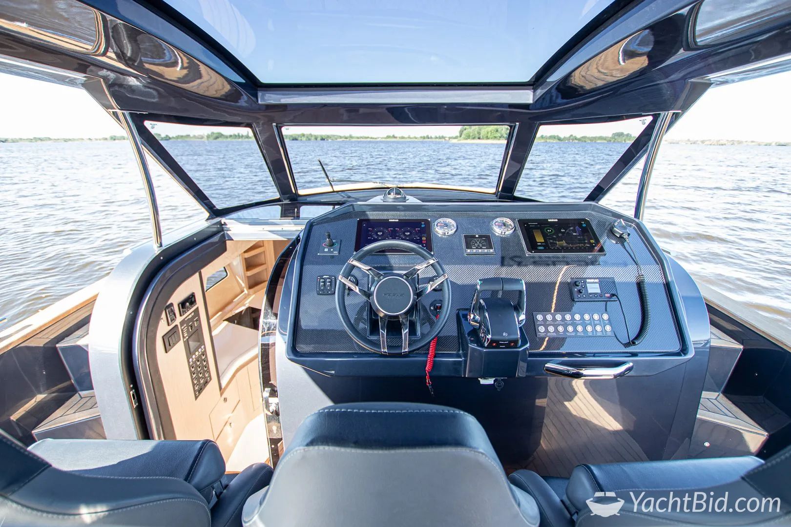 Interior view of 2023 Focus FOCUS FORZA 37 boat cockpit.