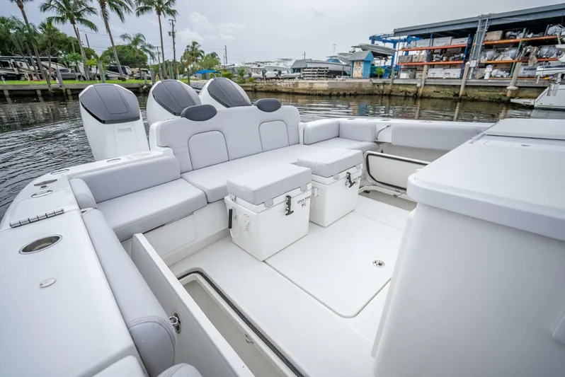  Yacht Photos Pics 2024 Hcb 42 Lujo - Image 12