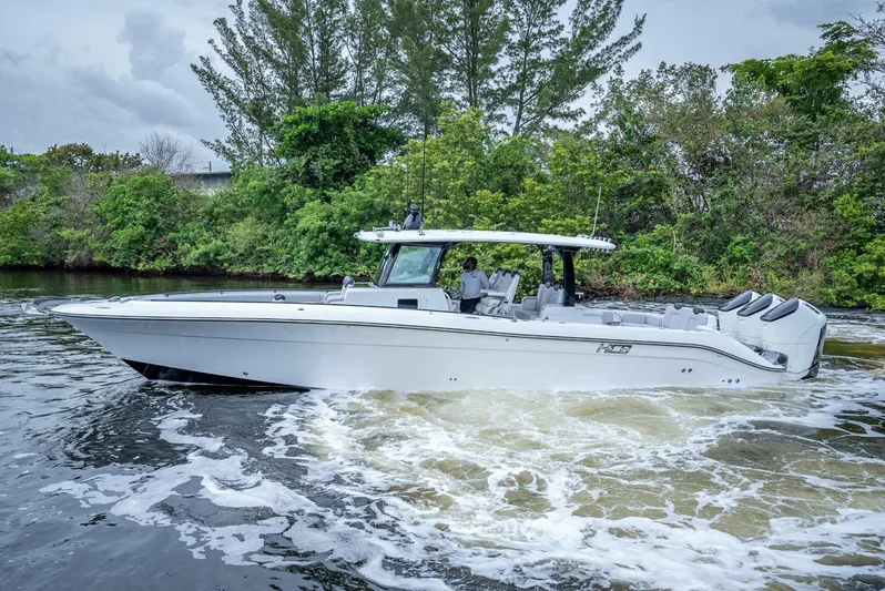  Yacht Photos Pics 2024 Hcb 42 Lujo - Image 4