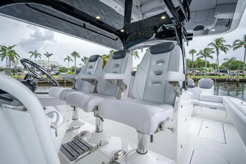  Yacht Photos Pics 2024 Hcb 42 Lujo - Image 22