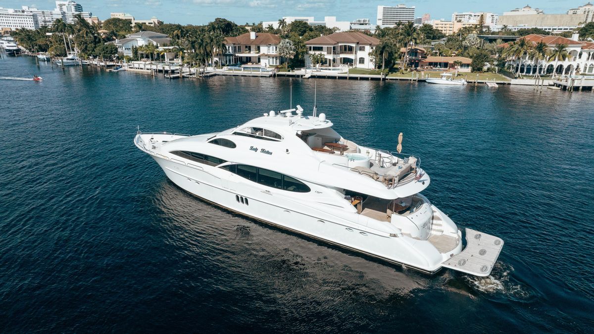 2004 Lazzara 106 