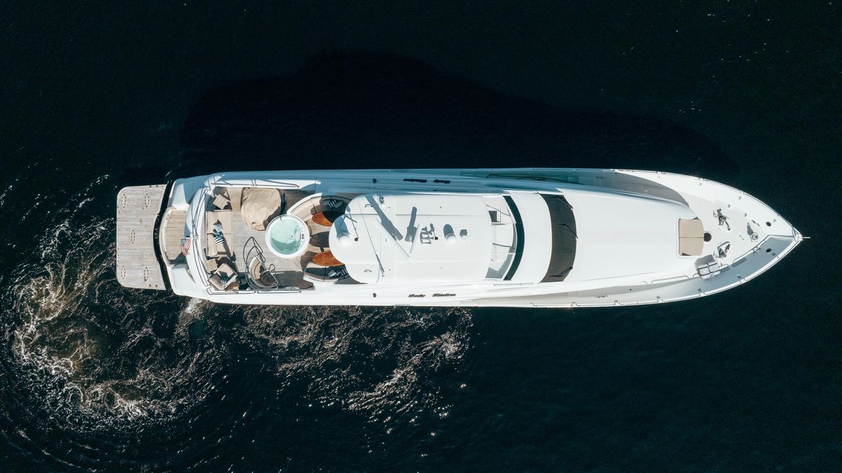 2004 Lazzara 106 