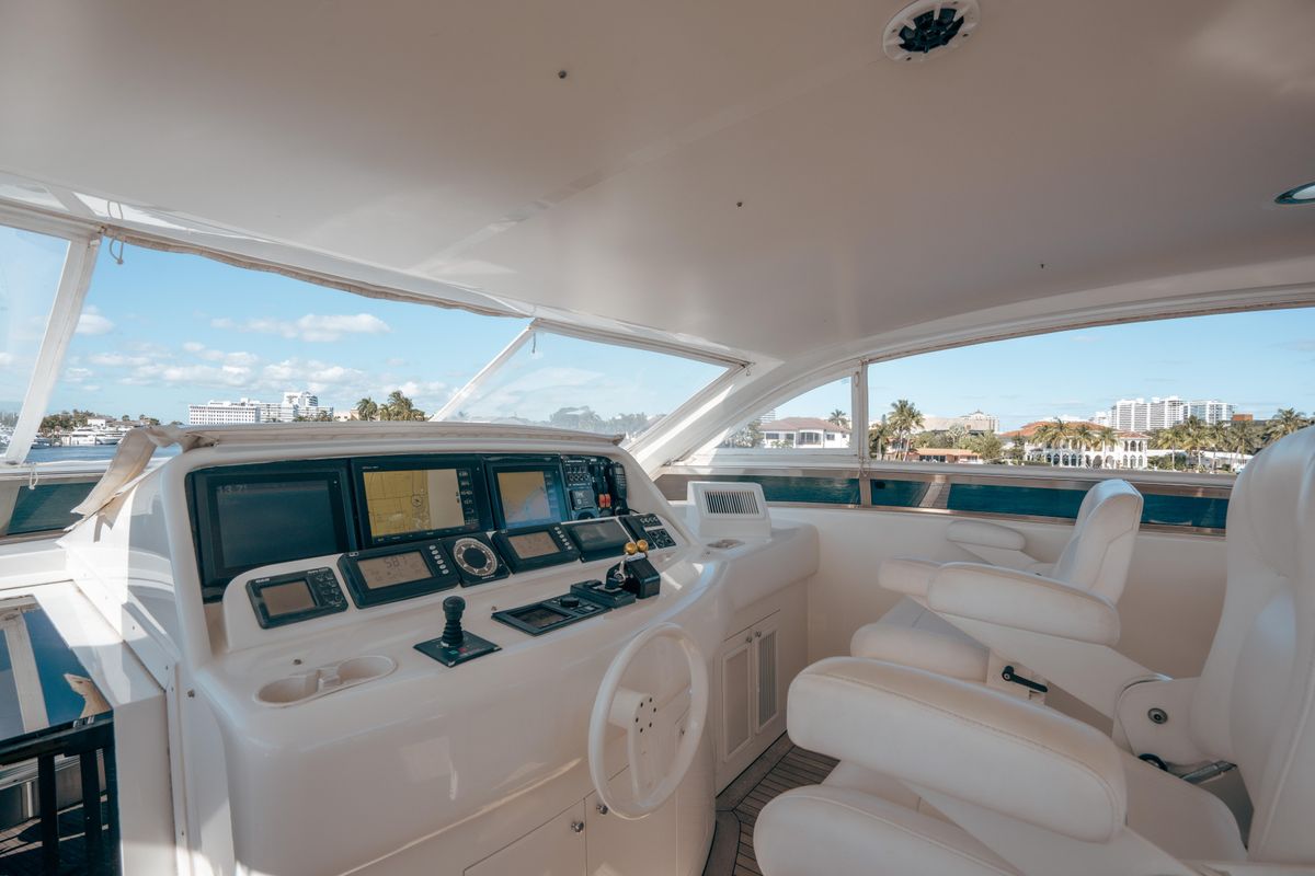 2004 Lazzara 106 
