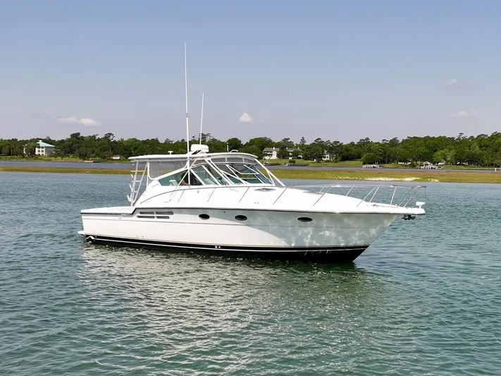 Uncouth Yacht Photos Pics 
