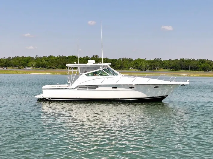 Uncouth Yacht Photos Pics 