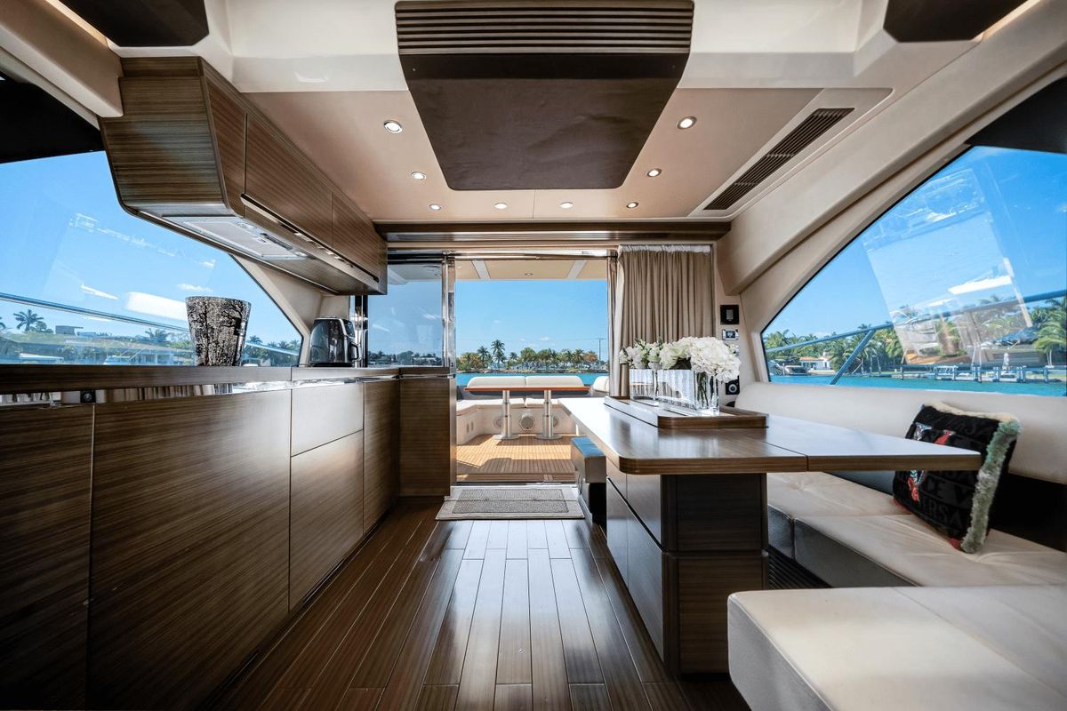 2017 Azimut 55 