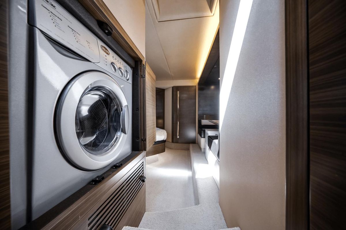 2017 Azimut 55 