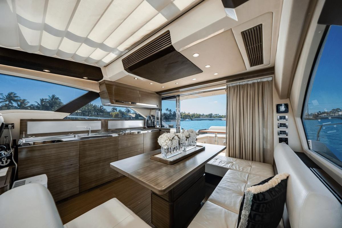 2017 Azimut 55 