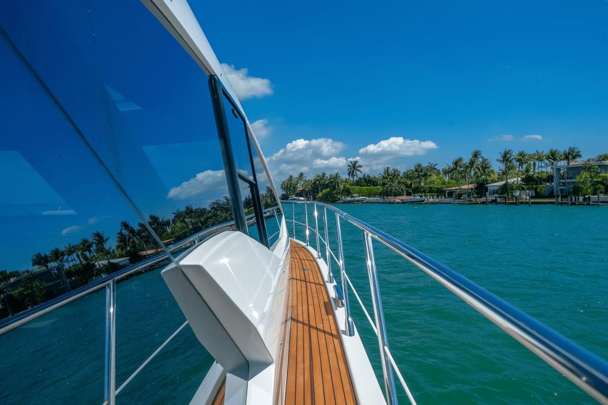 2017 Azimut 55 