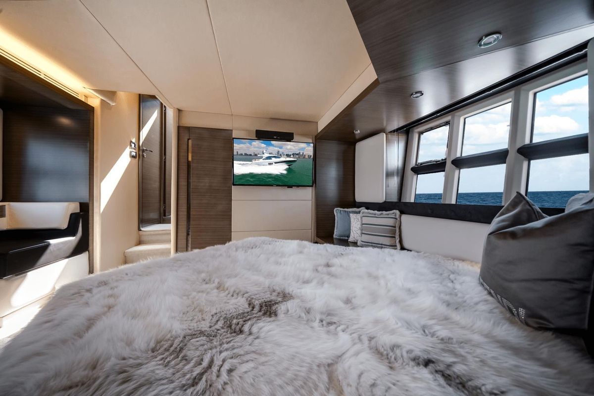 2017 Azimut 55 