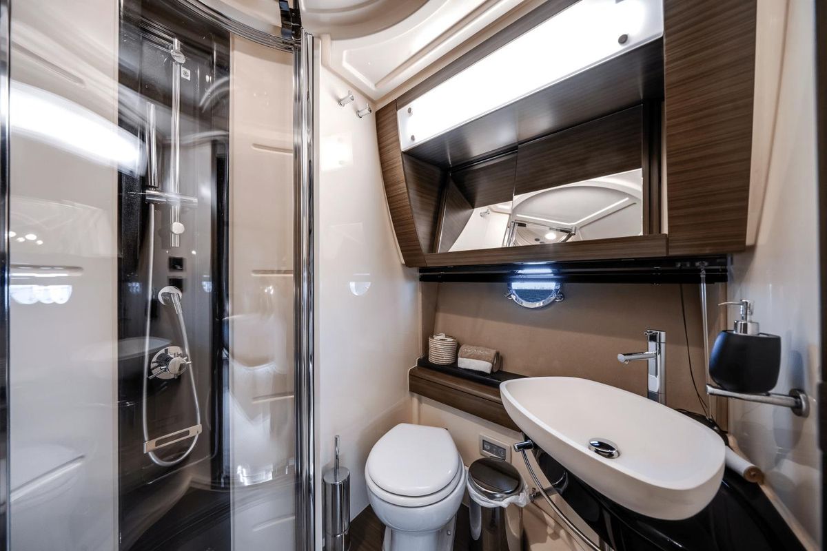 2017 Azimut 55 