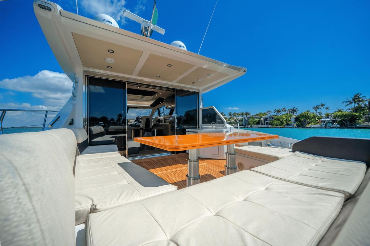 2017 Azimut 55 