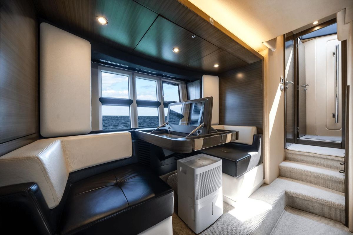 2017 Azimut 55 