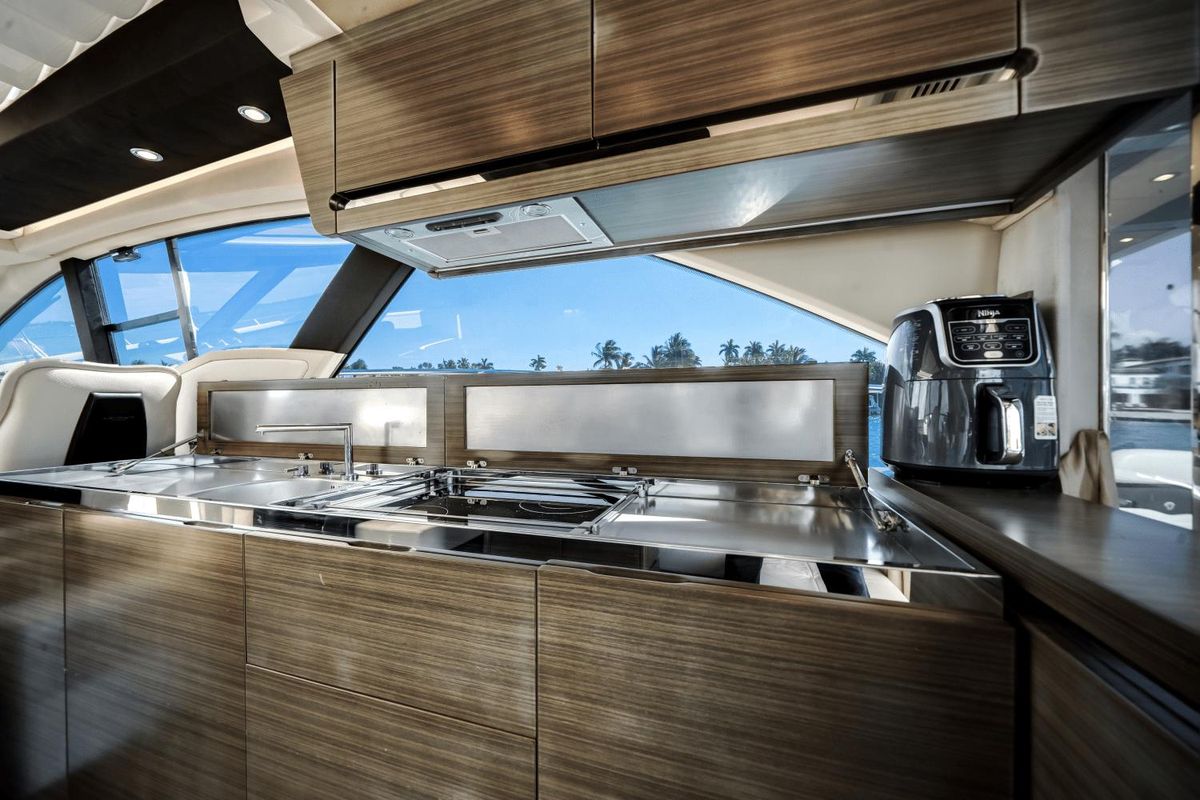 2017 Azimut 55 