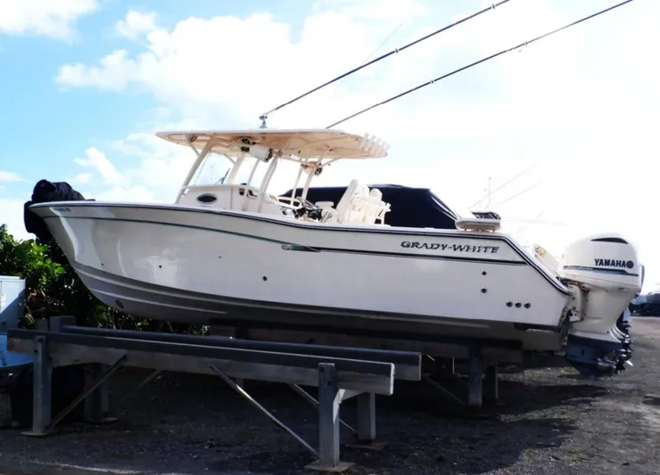 Yacht Photos Pics 2018 Grady-White Canyon 336 boat on a stand, featuring Yamaha engines.