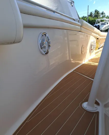  Yacht Photos Pics 2018 Grady-White Canyon 336 boat deck with sleek design and modern features.