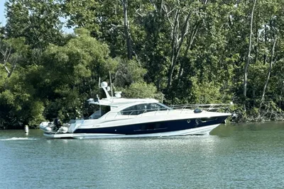 Cruisers Yachts 45 Cantius