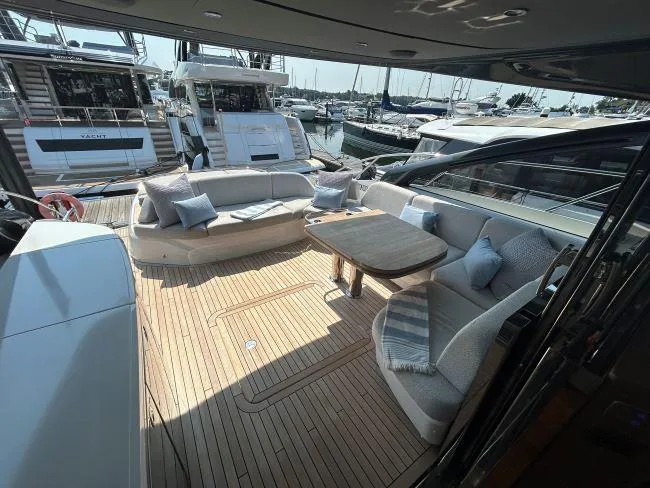  Yacht Photos Pics Princess Yachts V55 - Cockpit
