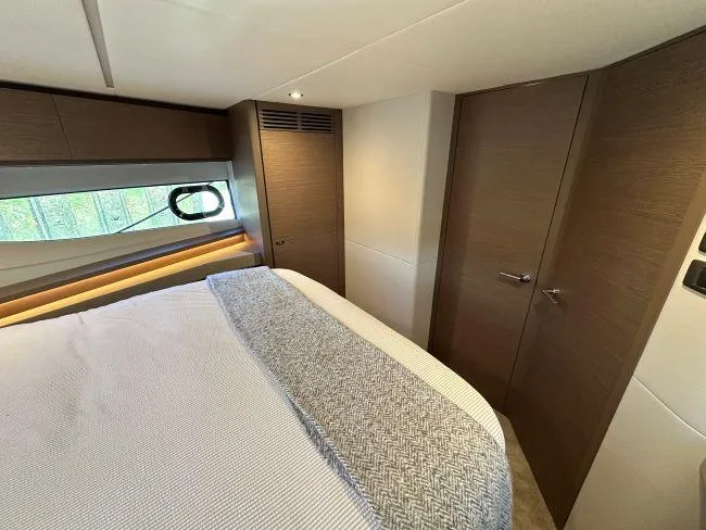  Yacht Photos Pics Princess Yachts V55 - Guest forward cabin