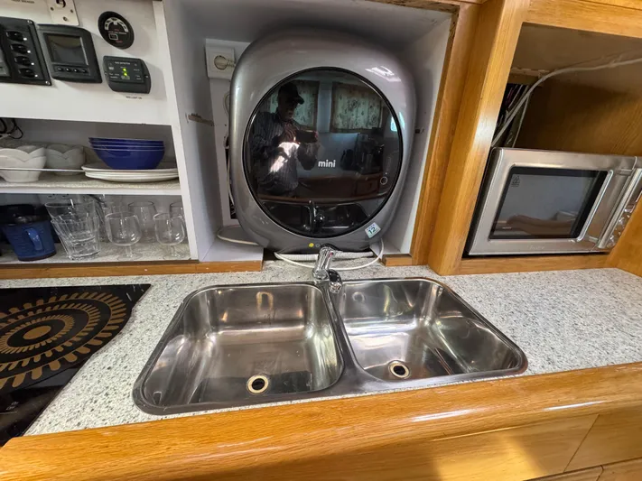 Miline Yacht Photos Pics 