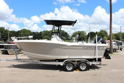 Clearwater 2200 WI Center Console