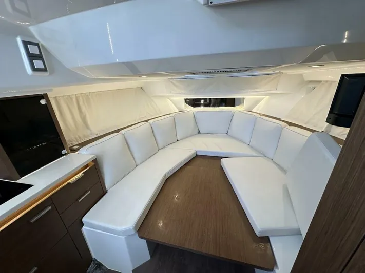  Yacht Photos Pics 2024 Jeanneau Leader 10.5 Wa Series 2 - Image 18