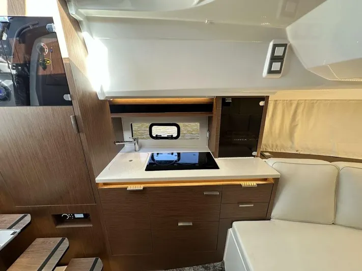  Yacht Photos Pics 2024 Jeanneau Leader 10.5 Wa Series 2 - Image 17