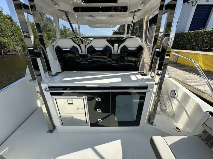  Yacht Photos Pics 2024 Jeanneau Leader 10.5 Wa Series 2 - Image 10