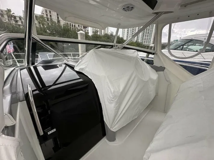  Yacht Photos Pics 2024 Jeanneau Leader 10.5 Wa Series 2 - Image 15