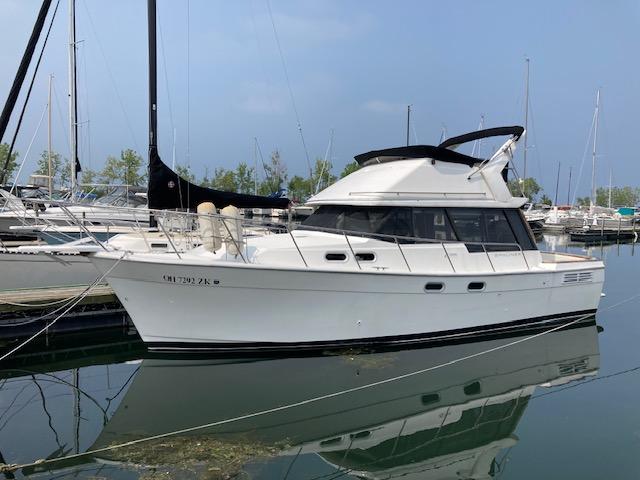 1988 Bayliner 3288 Motoryacht with generator Motor Yachts for sale -  YachtWorld