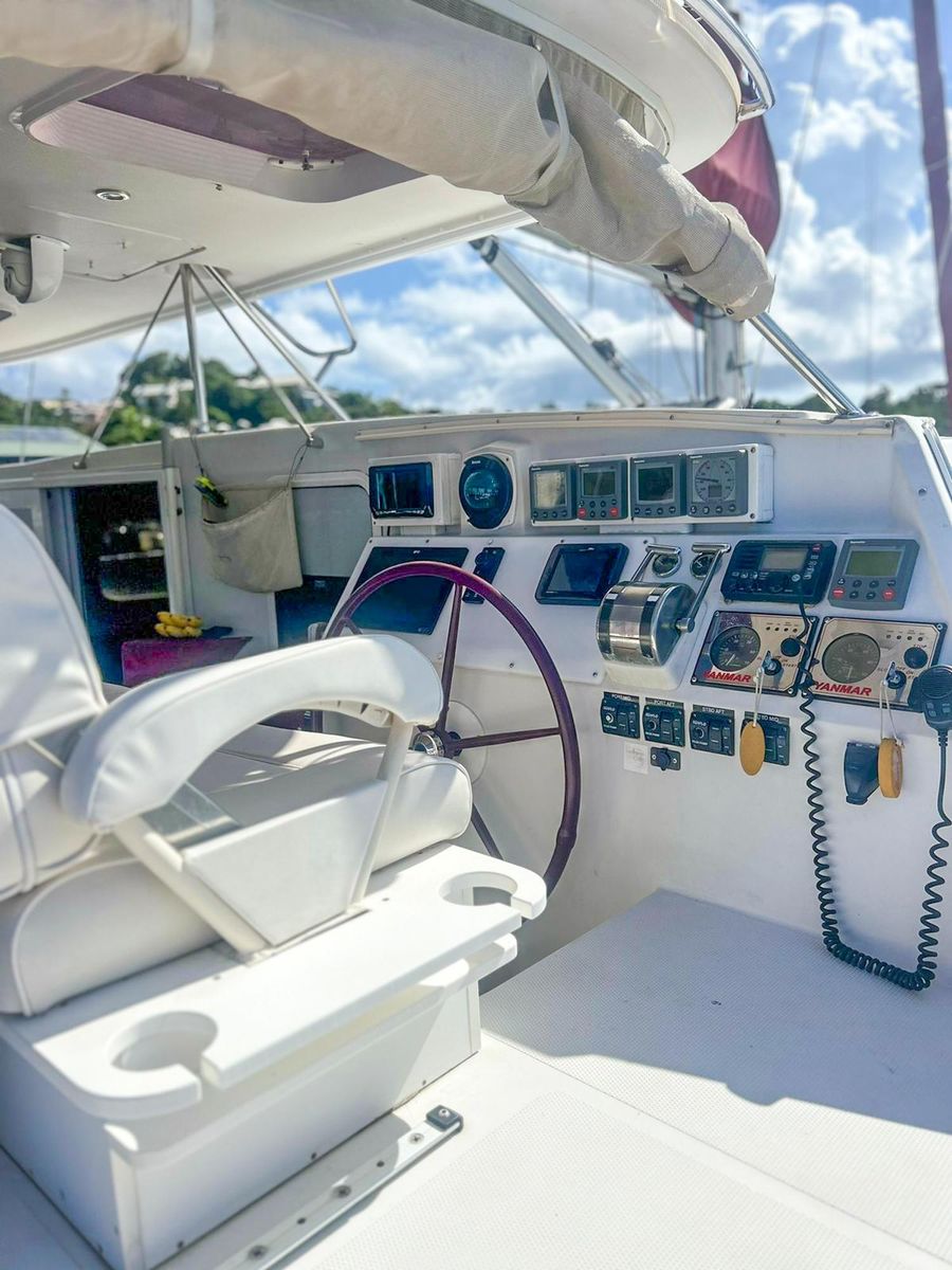 2005 Antares 44 