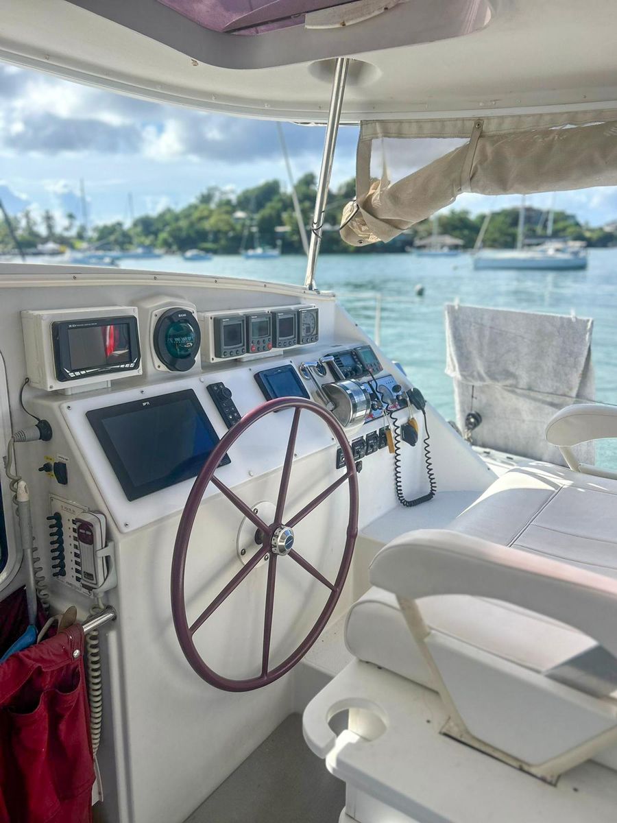 2005 Antares 44 