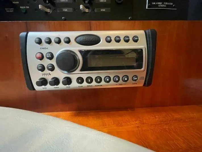  Yacht Photos Pics Clarion CMD4 marine stereo system in 2006 Cruisers Yachts 340 Express.