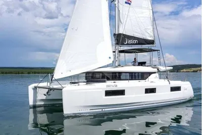 2023 Lagoon 46