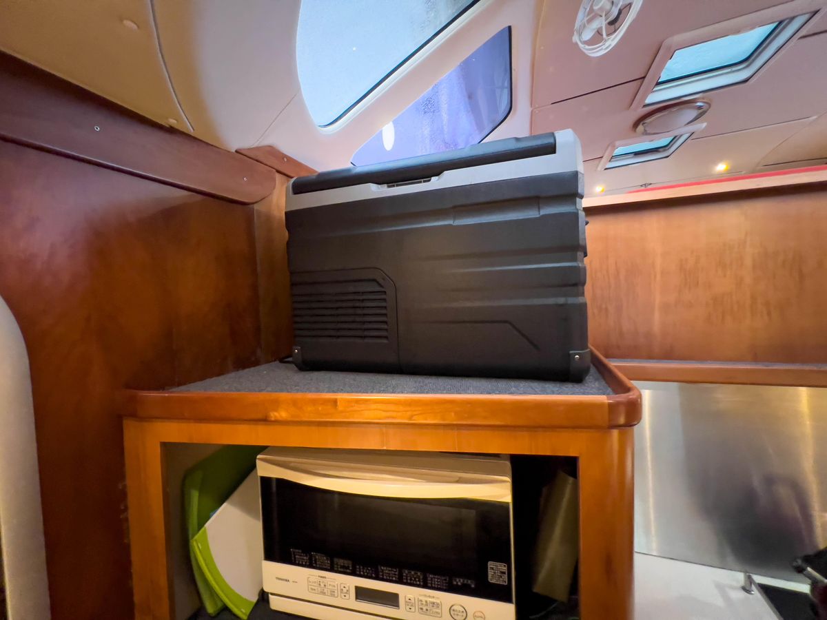 2005 Antares 44 