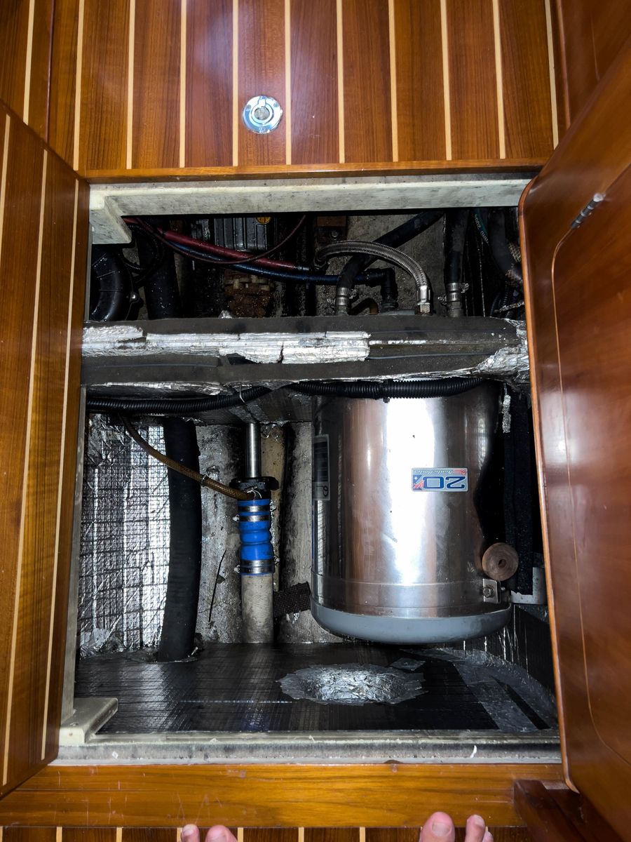 2005 Antares 44 