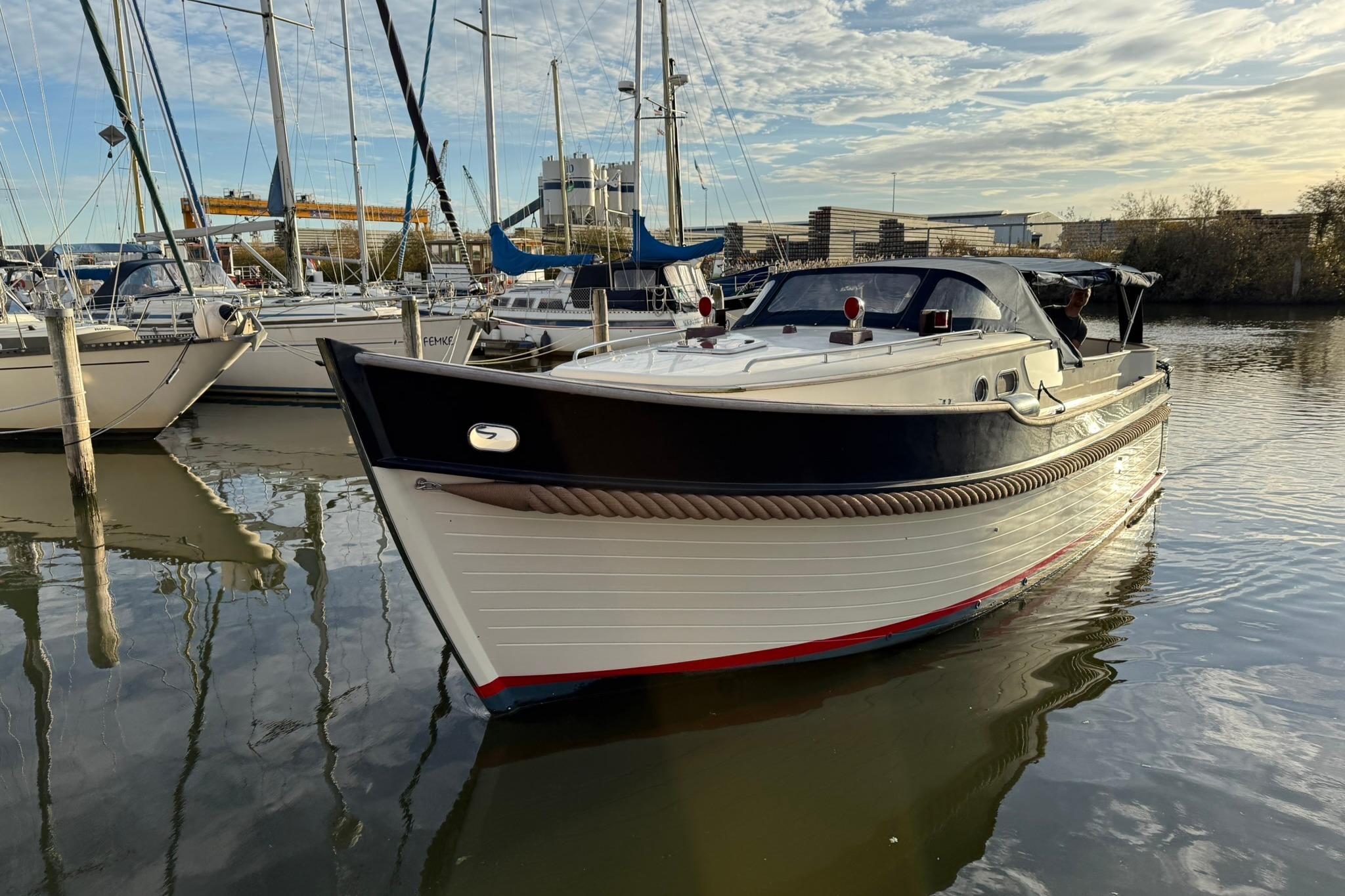 2006 Newport Bass 900