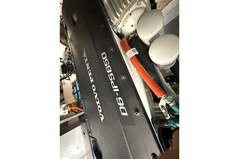 King Mouss Yacht Photos Pics Volvo Penta D6-IPS650 engine in 2020 Pardo Yachts 43 model.