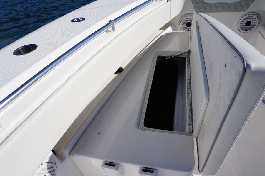 2021 Invincible 33 Open Fisherman