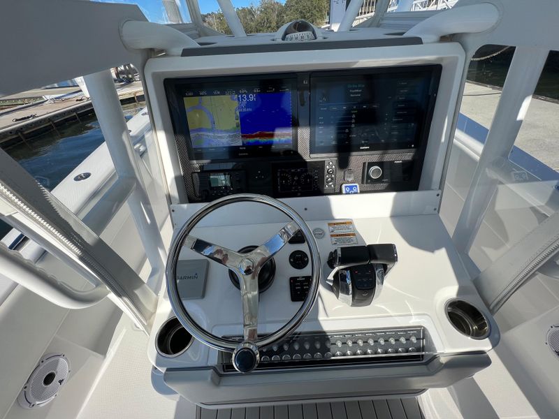 2021 Invincible 33 Open Fisherman