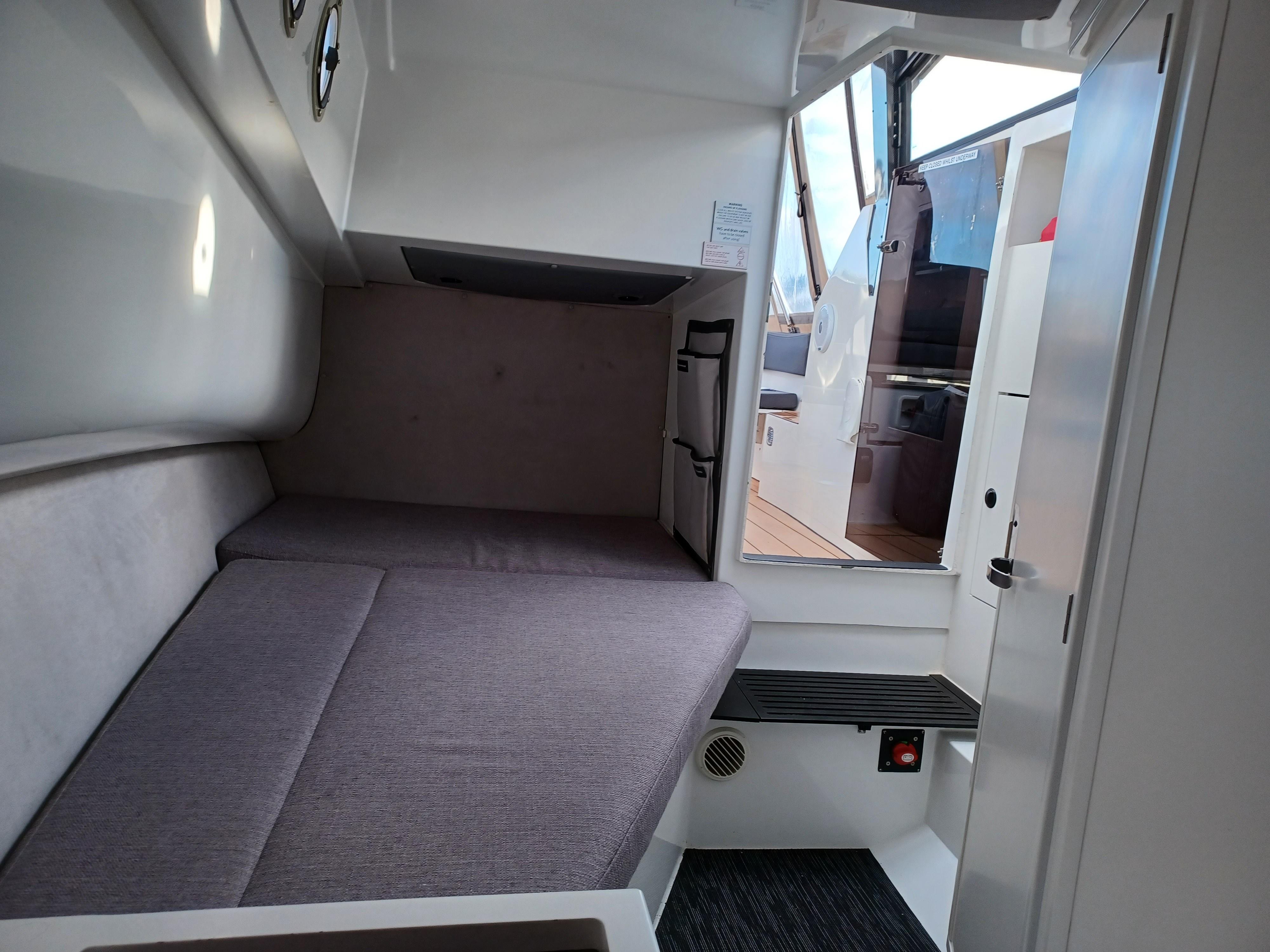 Agapi 950 cabin