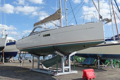 2015 Jeanneau Sun Odyssey 349