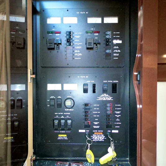 Belliseameaux Yacht Photos Pics 