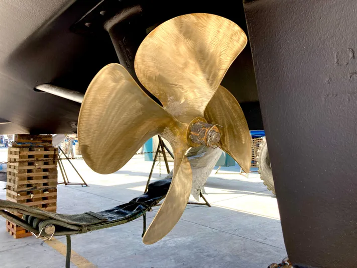 Belliseameaux Yacht Photos Pics 