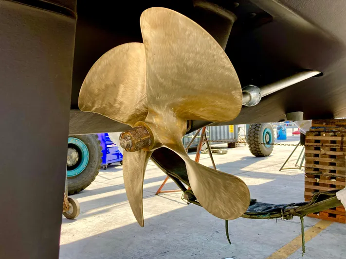 Belliseameaux Yacht Photos Pics 