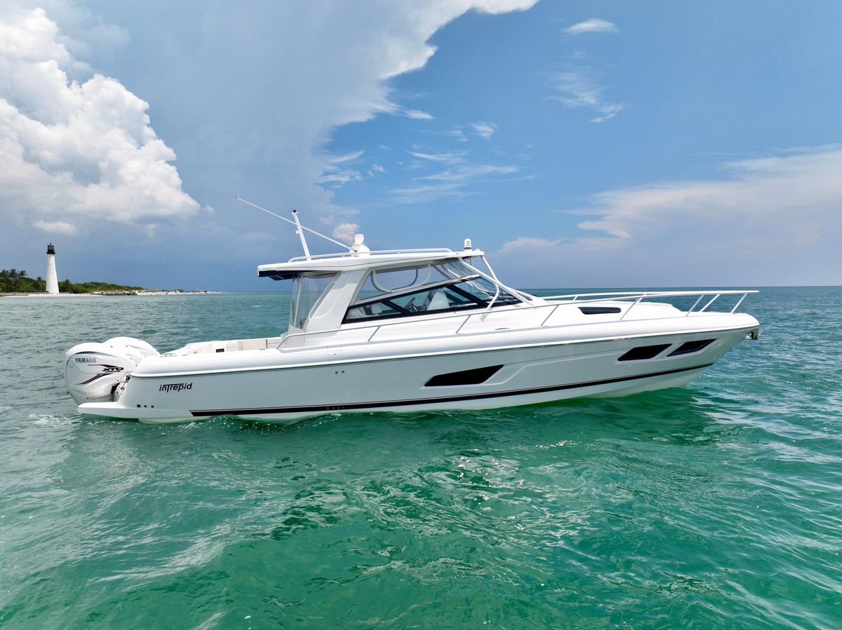 2021 Intrepid 43 