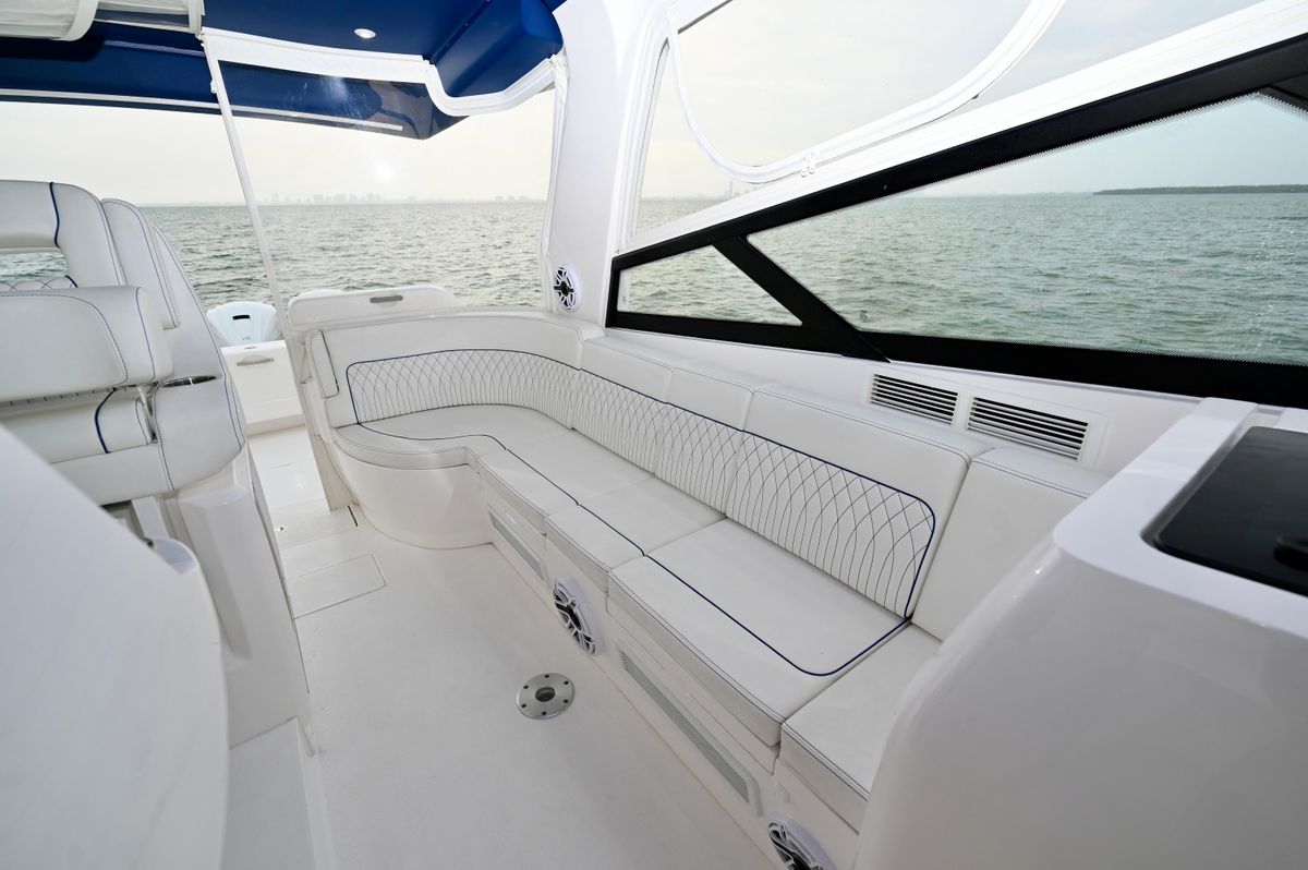 2021 Intrepid 43 
