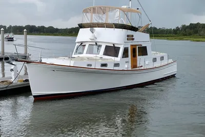 Jarvis Newman Lobster Style Cruiser With Aft Cabin
