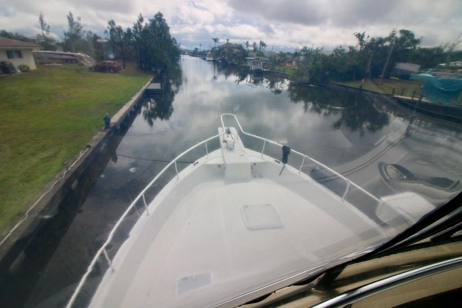 2001 Mainship 430 Trawler