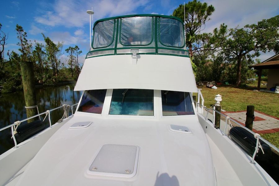 2001 Mainship 430 Trawler